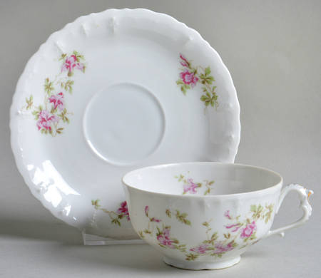 9222 Flat Cup & Saucer Set