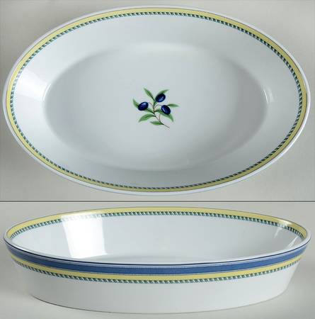 Medley 11" Oval Baker