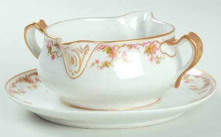 Schleiger 533 Gravy Boat with Attached Underplate