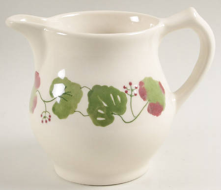 Geranium 32 Oz Pitcher