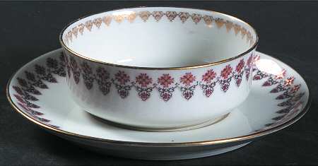 Schleiger 753 Ramekin & Saucer Set