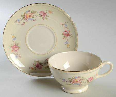 G3512 Footed Cup & Saucer Set