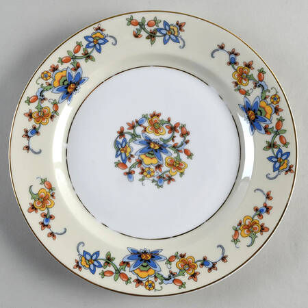 10698 Luncheon Plate