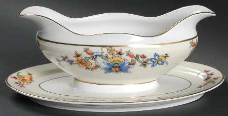 10698 Gravy Boat with Attached Underplate