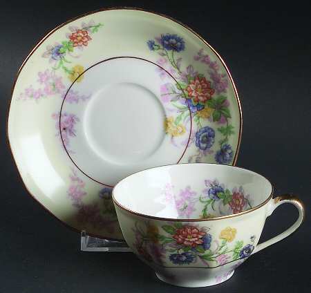 H748 Flat Cup & Saucer Set