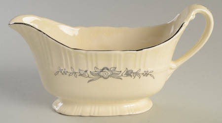 Platinum Wreath Gravy Boat