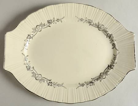 Platinum Wreath 11" Oval Serving Platter