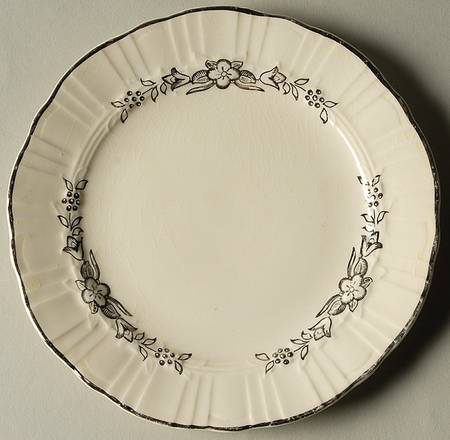 Platinum Wreath Bread & Butter Plate