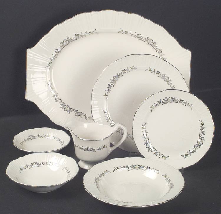 Platinum Wreath Salad Plate