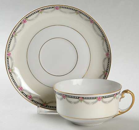Flat Cup & Saucer Set