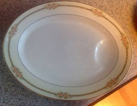 H776 14" Oval Serving Platter