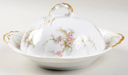 Schleiger 154k Round Covered Butter with Strainer by Haviland