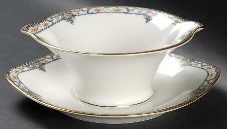 Schleiger 170-2 Gravy Boat with Attached Underplate