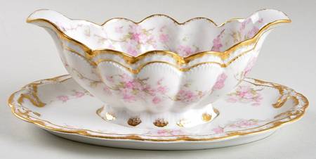 Schleiger 248q Gravy Boat with Attached Underplate