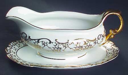 Decor 56 Gravy Boat with Attached Underplate