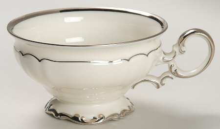 Revere (Cream) Footed Cup