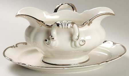 Revere (Cream) Gravy Boat with Attached Underplate