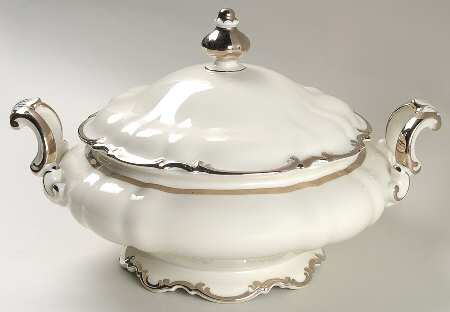 Revere (Cream) Round Covered Vegetable