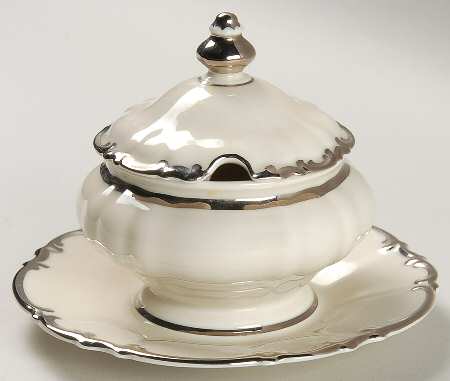 Revere (Cream) Mayonnaise with Attached Underplate & Lid