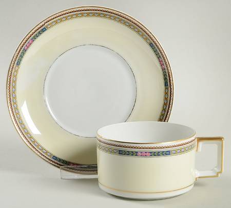 HC575 Flat Cup & Saucer Set