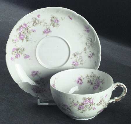 Schleiger 320e (Scalloped) Flat Cup & Saucer Set