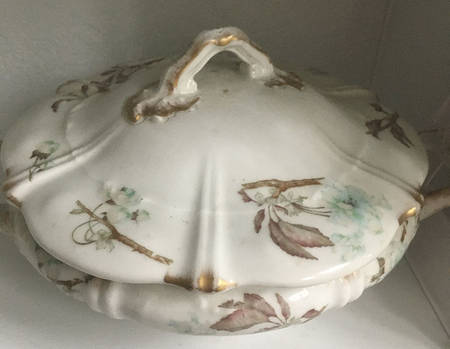 H1052 Round Covered Vegetable