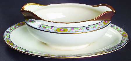 K4315m Gravy Boat with Attached Underplate