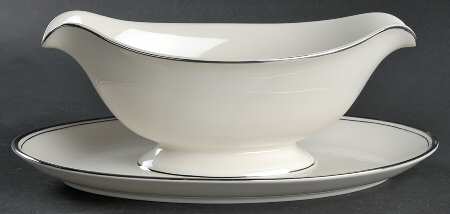 Simplicity Gravy Boat with Attached Underplate