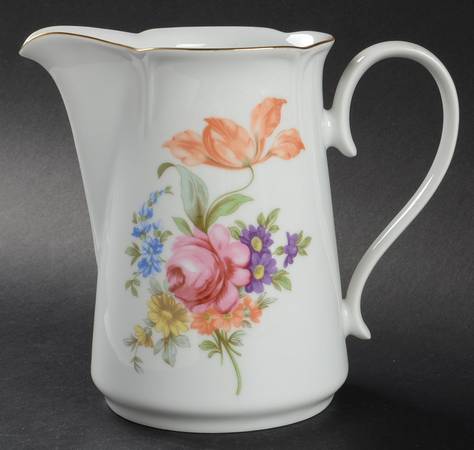 HEP16 32 Oz Pitcher by Graf Von Henneberg