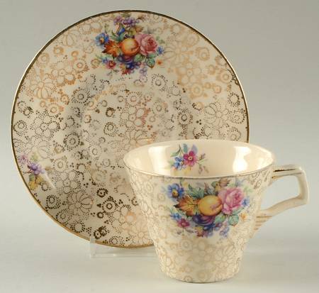 HKI2 Flat Cup & Saucer Set