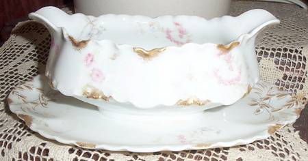 Schleiger 38A Gravy Boat with Attached Underplate