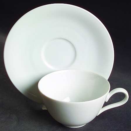 Anmut White Flat Cup & Saucer Set