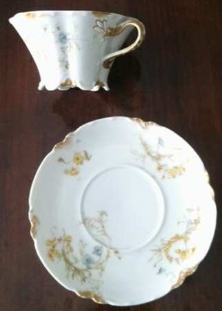 Schleiger 71 Footed Cup & Saucer Set