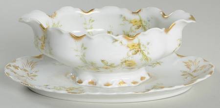 Schleiger 71 Gravy Boat with Attached Underplate