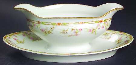 Schleiger 152A Gravy Boat with Attached Underplate