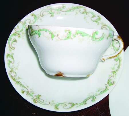 Schleiger 171 Flat Cup & Saucer Set