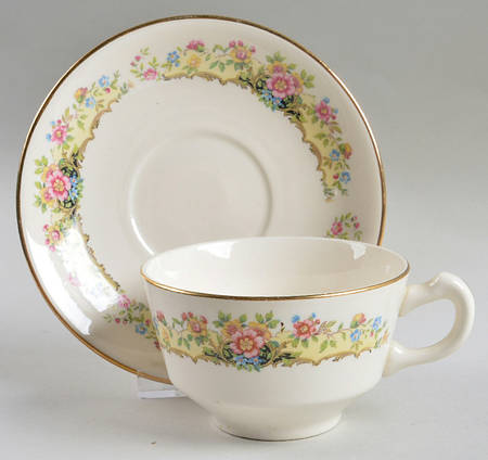 W8743 Footed Cup & Saucer Set