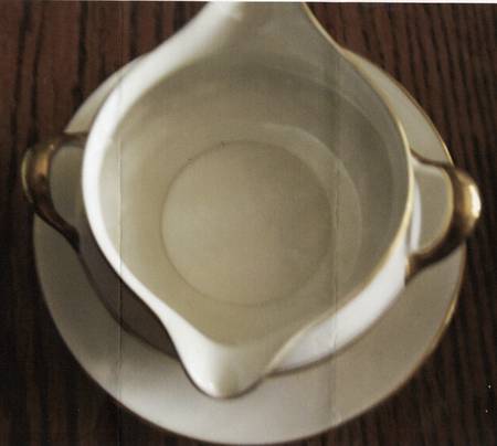 E2002 Gravy Boat with Attached Underplate