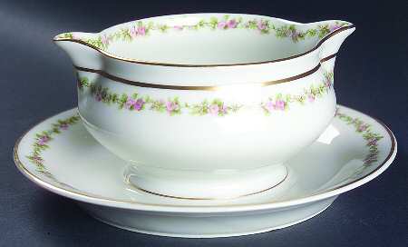 Schleiger 865c Gravy Boat with Attached Underplate