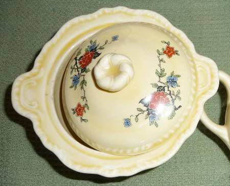 N3628 Round Covered Butter