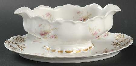 Schleiger 452b Gravy Boat with Attached Underplate