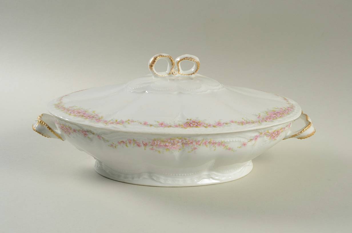 Schleiger 601d Oval Covered Vegetable