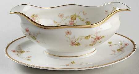 Schleiger 473c Gravy Boat with Attached Underplate
