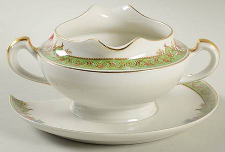 Lucerne Gravy Boat with Attached Underplate