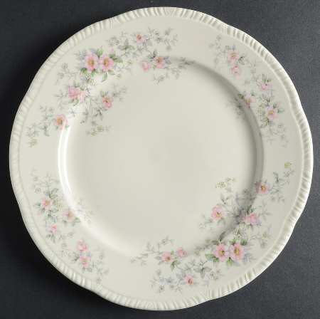 W442 Luncheon Plate