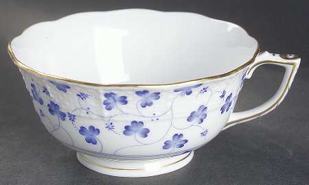 Rachael (Newer) Footed Cup