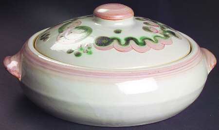 Pear and Grape Pink 2 Qt Round Covered Casserole
