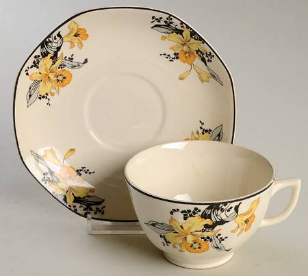 HLC3016 Footed Cup & Saucer Set
