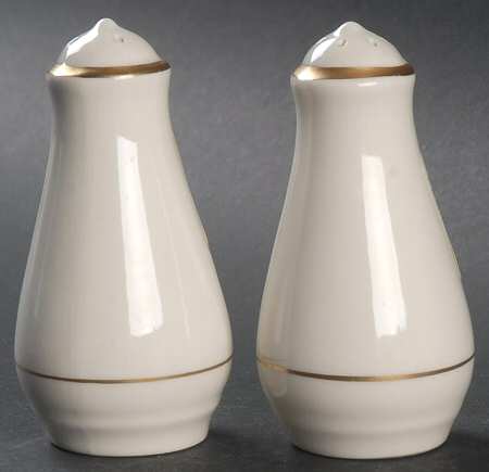 HLC2113 Salt & Pepper Set by Homer Laughlin 