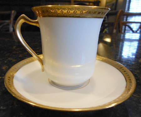 Harvard Chocolate Cup & Saucer Set